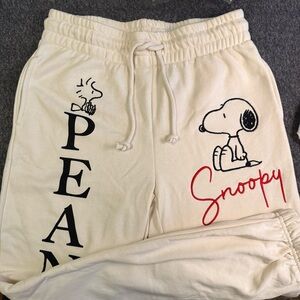 Peanuts Snoopy Almond color Snoopy  Joggers women’s size Small